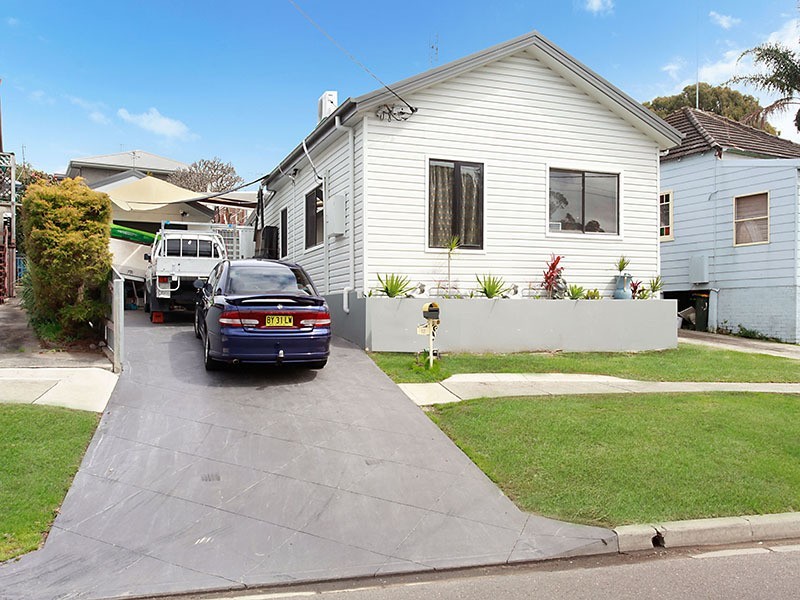 12 Lewers Street, Belmont NSW 2280