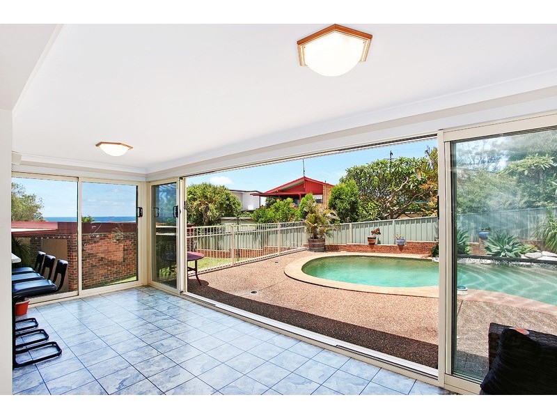 Caves Beach NSW 2281