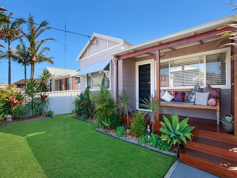 15 Swan Street, Marks Point NSW 2280