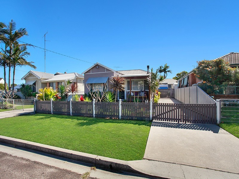 15 Swan Street, Marks Point NSW 2280