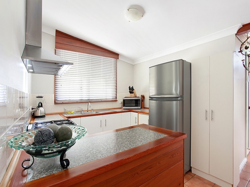 15 Swan Street, Marks Point NSW 2280