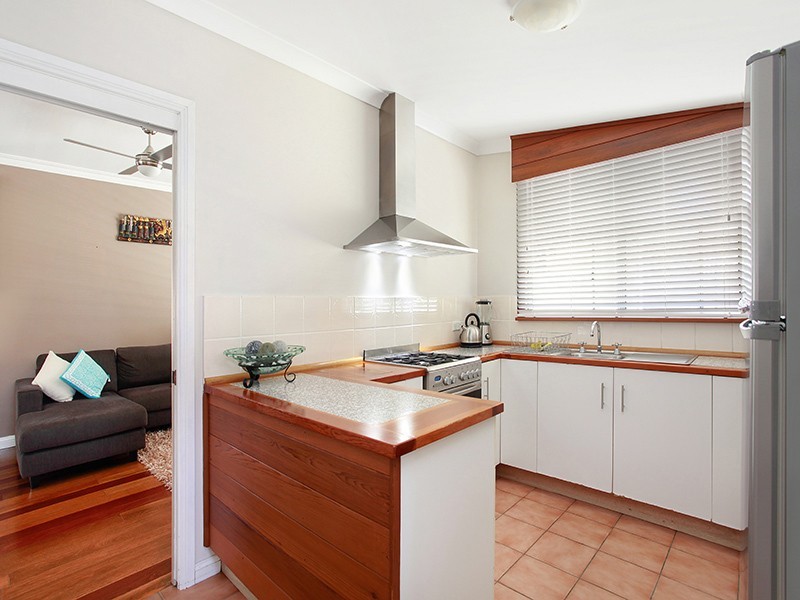 15 Swan Street, Marks Point NSW 2280