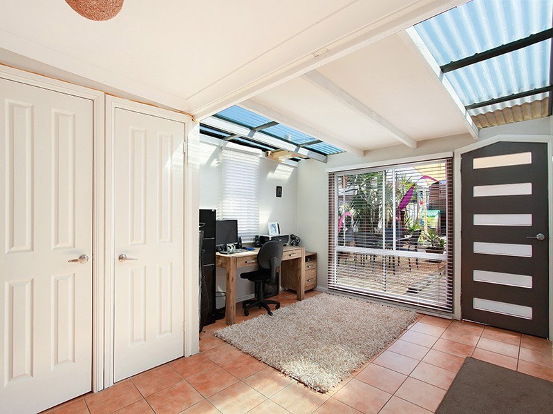 15 Swan Street, Marks Point NSW 2280