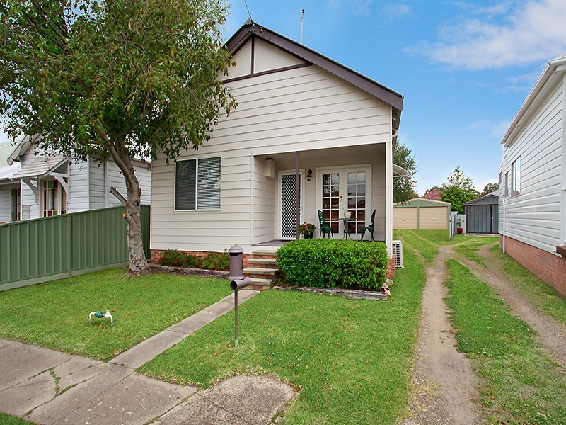 11 Bennett Avenue, New Lambton NSW 2305