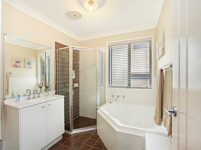 27  The Hill, Valentine NSW 2280