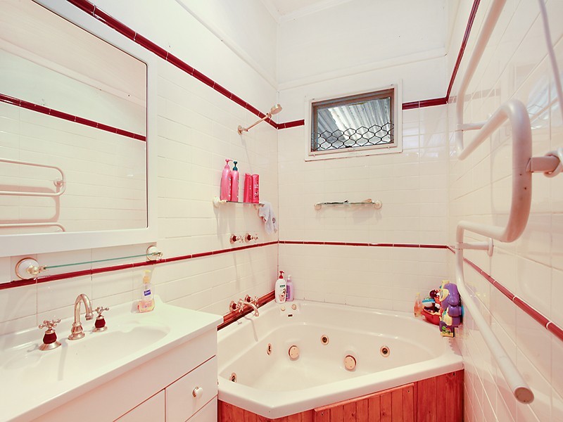 24 George Street, Belmont NSW 2280