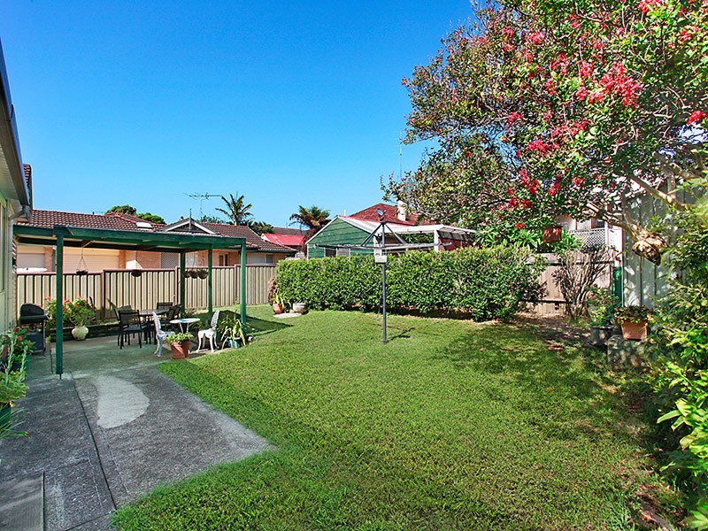 9 May Street, Belmont NSW 2280