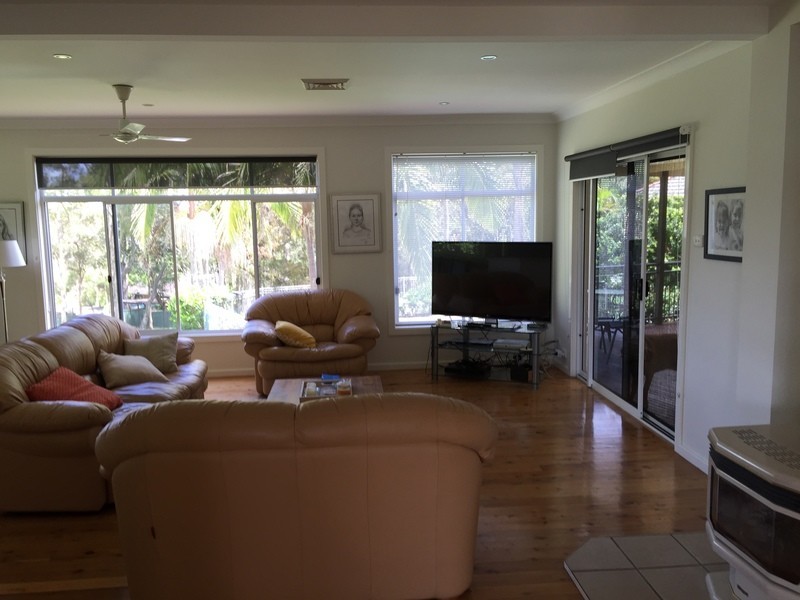 27 Barina Avenue, Kilaben Bay NSW 2283