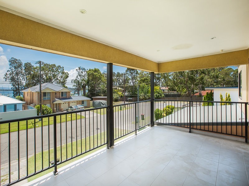 33 Ginganup Road, Summerland Point NSW 2259