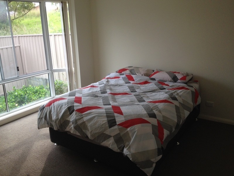 2/9 Kariboo Lane, Mount Hutton NSW 2290