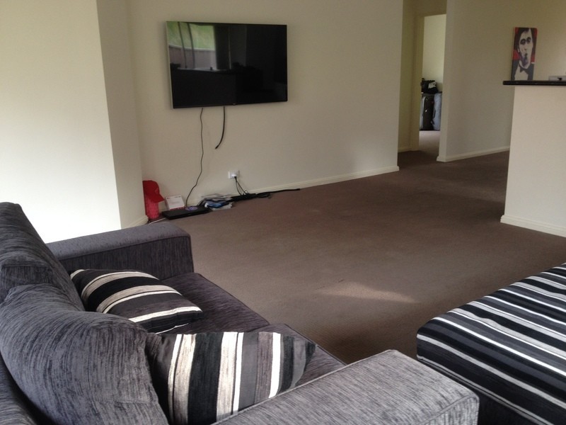 2/9 Kariboo Lane, Mount Hutton NSW 2290