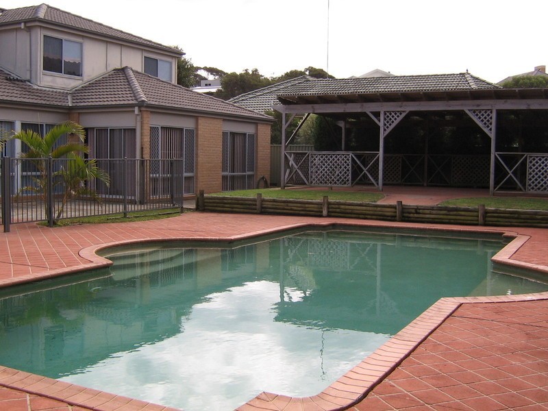 19 Spoonrocks Road, Caves Beach NSW 2281