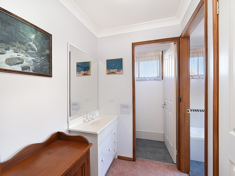 30 McEwan Street, Belmont South NSW 2280