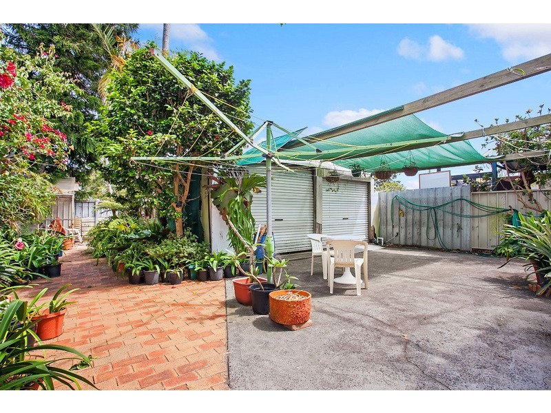 Blacksmiths NSW 2281