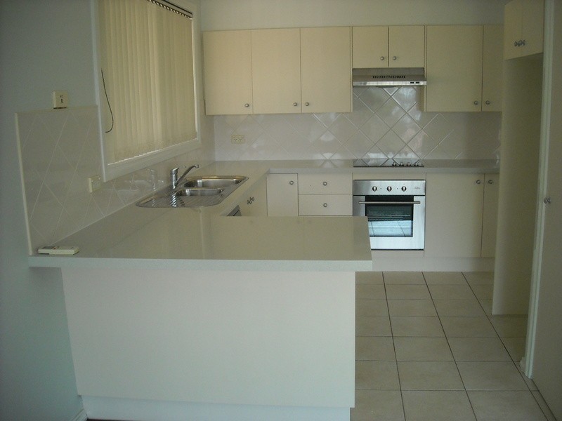 2/3 Werona Crescent, Valentine NSW 2280