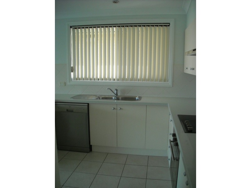 2/3 Werona Crescent, Valentine NSW 2280