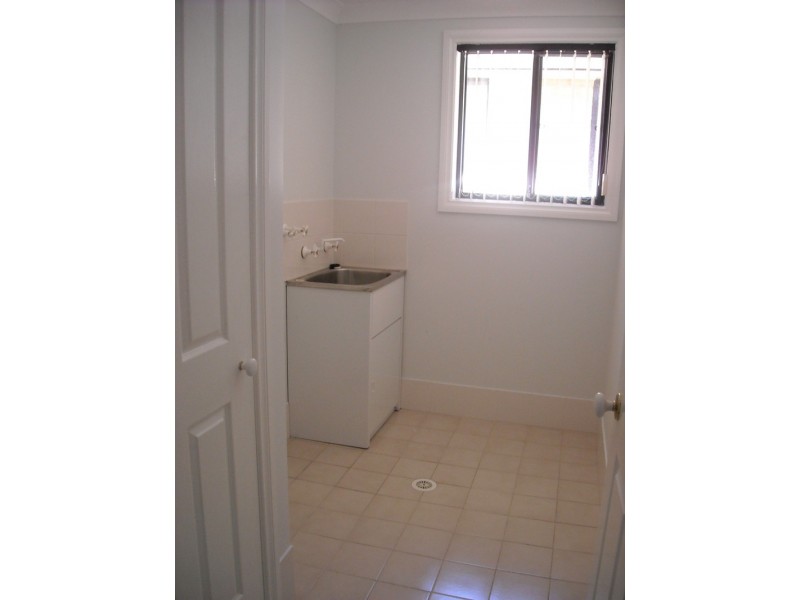 2/3 Werona Crescent, Valentine NSW 2280