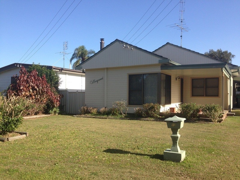 13 Bell Street, Belmont NSW 2280