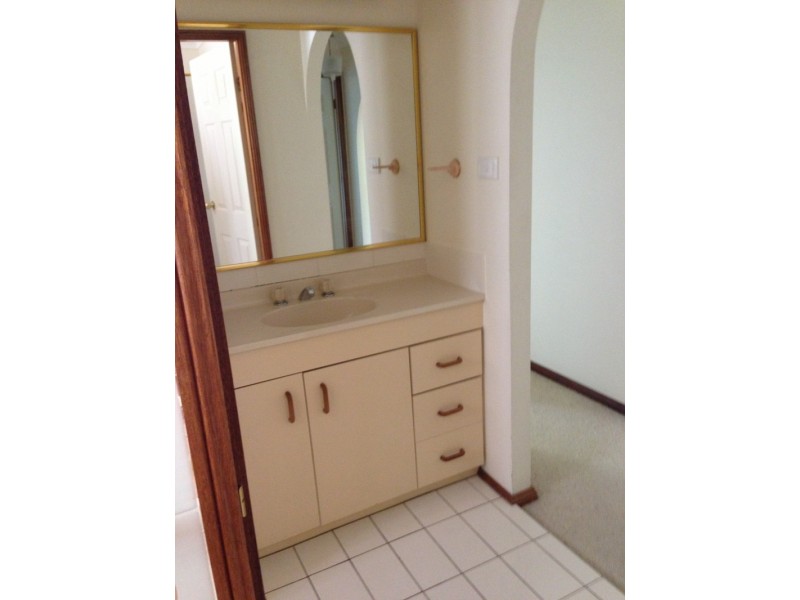 10/115 Ambleside Cct, Lakelands NSW 2282