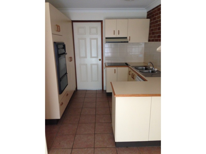 10/115 Ambleside Cct, Lakelands NSW 2282