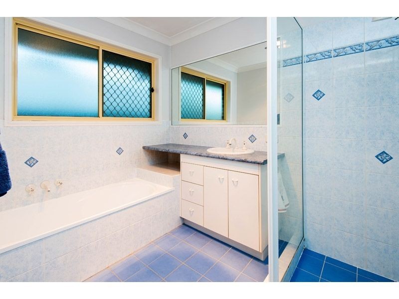 6 Skye St, Belmont QLD 4153