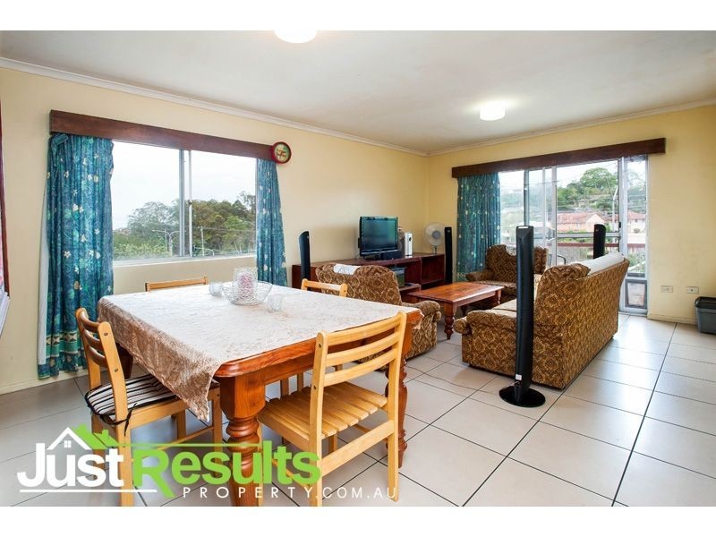 Holland Park West QLD 4121
