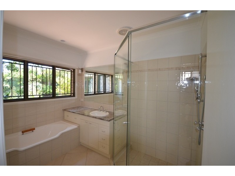 25  Botticelli Street, Fig Tree Pocket QLD 4069