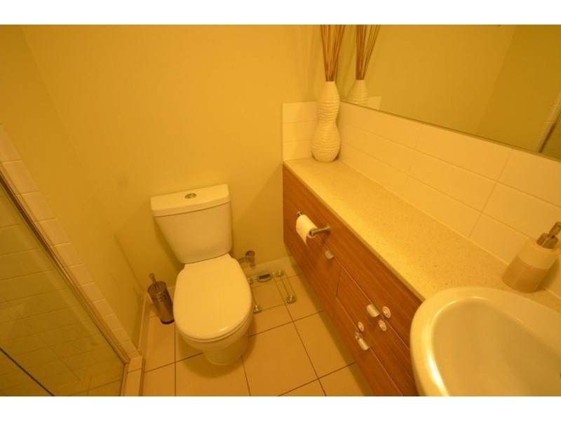 8/154 Musgrave Avenue, Southport QLD 4215