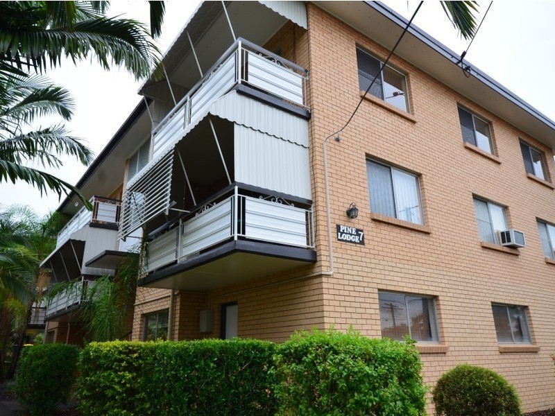4/7 Robinson St, Coorparoo QLD 4151