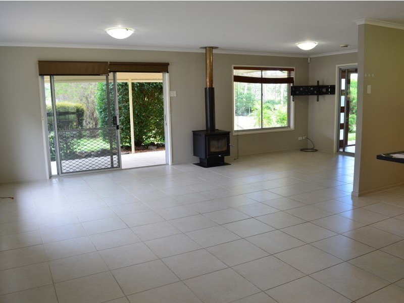 2 McLoughlin Rd, Morayfield QLD 4506