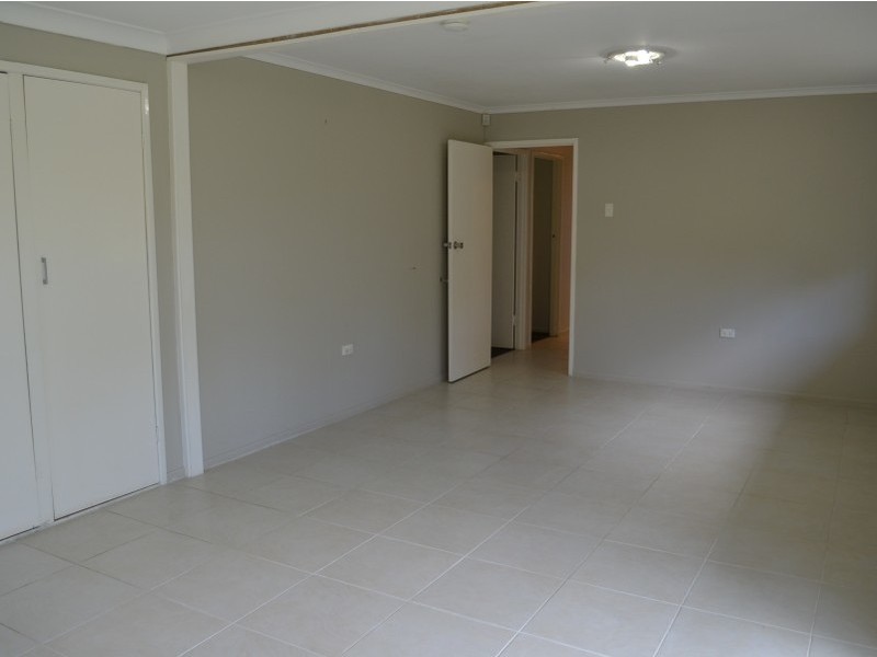 2 McLoughlin Rd, Morayfield QLD 4506