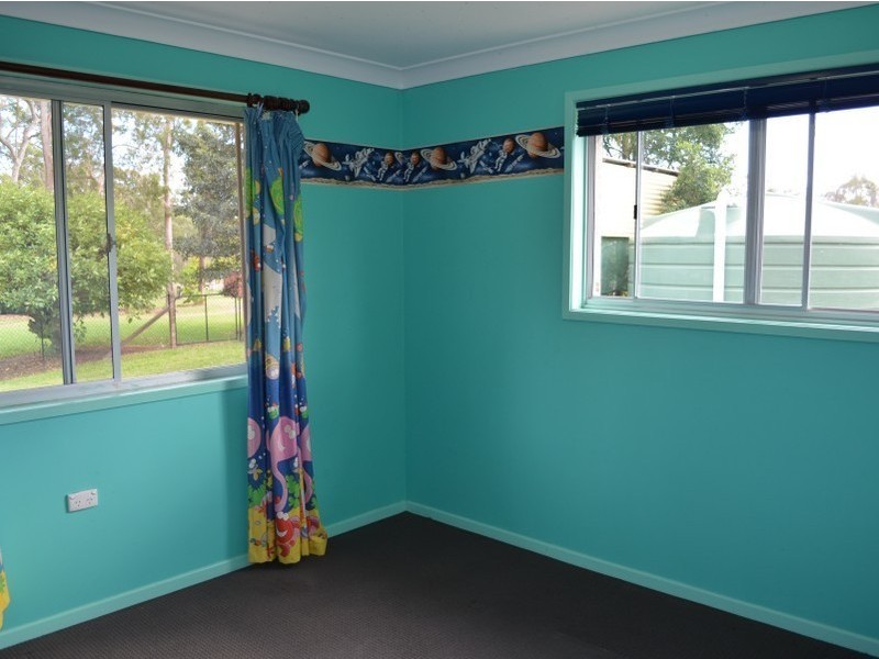 2 McLoughlin Rd, Morayfield QLD 4506