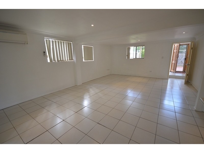 3 Dunstable St, Macgregor QLD 4109