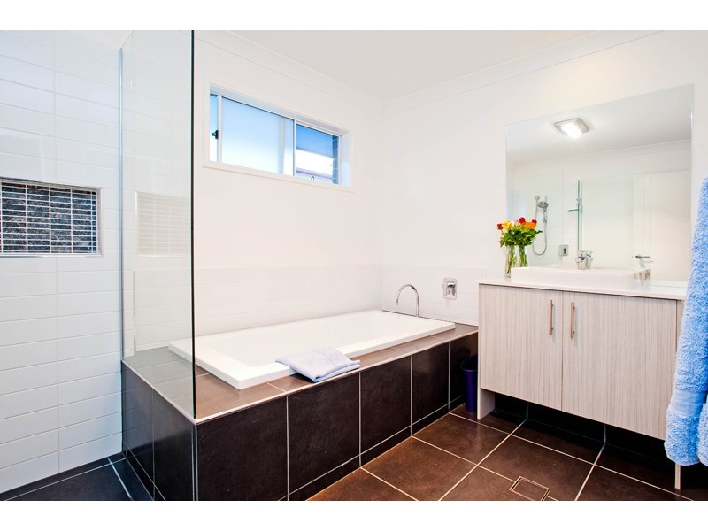 13 Hill Park Lane, Mount Gravatt East QLD 4122