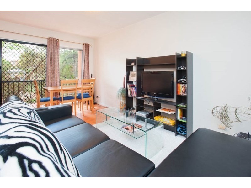 2/47 Rolle Street, Holland Park West QLD 4121