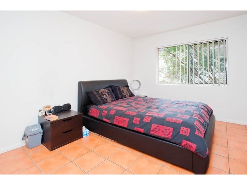 2/47 Rolle Street, Holland Park West QLD 4121