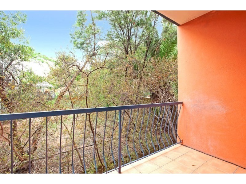 2/47 Rolle Street, Holland Park West QLD 4121