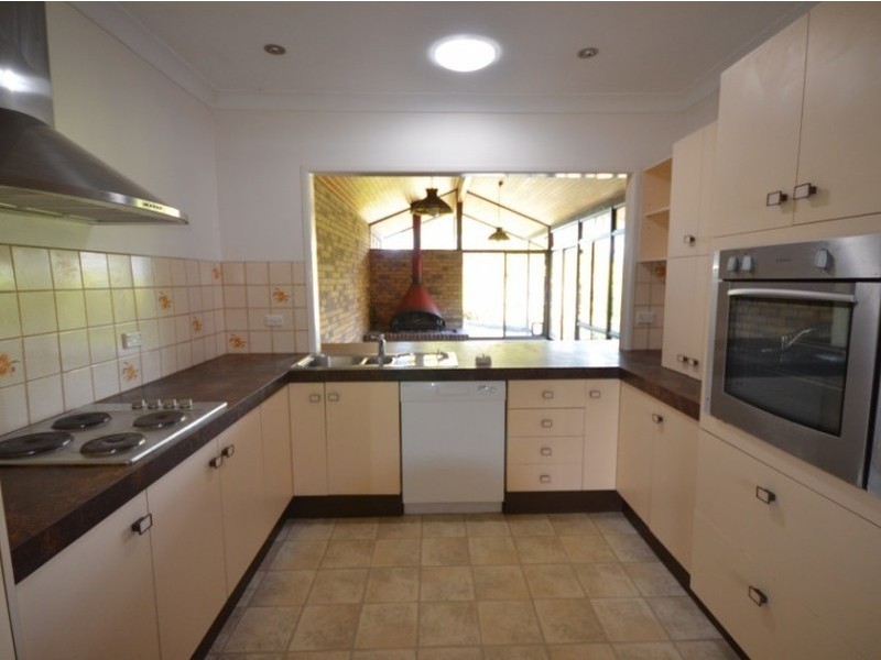 3 Kneale St, Holland Park West QLD 4121