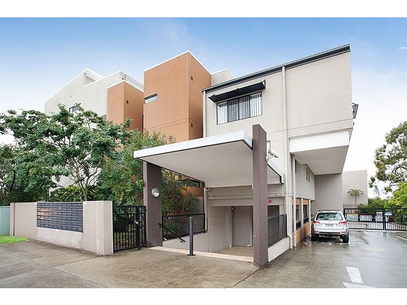 26/1848 Logan Rd, Upper Mount Gravatt QLD 4122