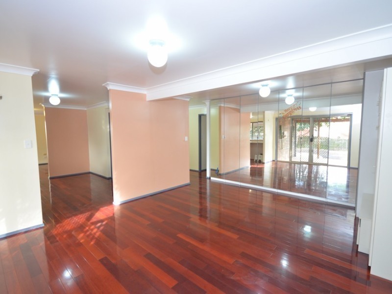 27 Tristania Way, Mount Gravatt East QLD 4122