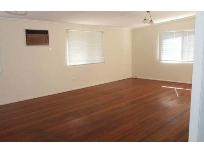 35 Curfew St, Upper Mount Gravatt QLD 4122