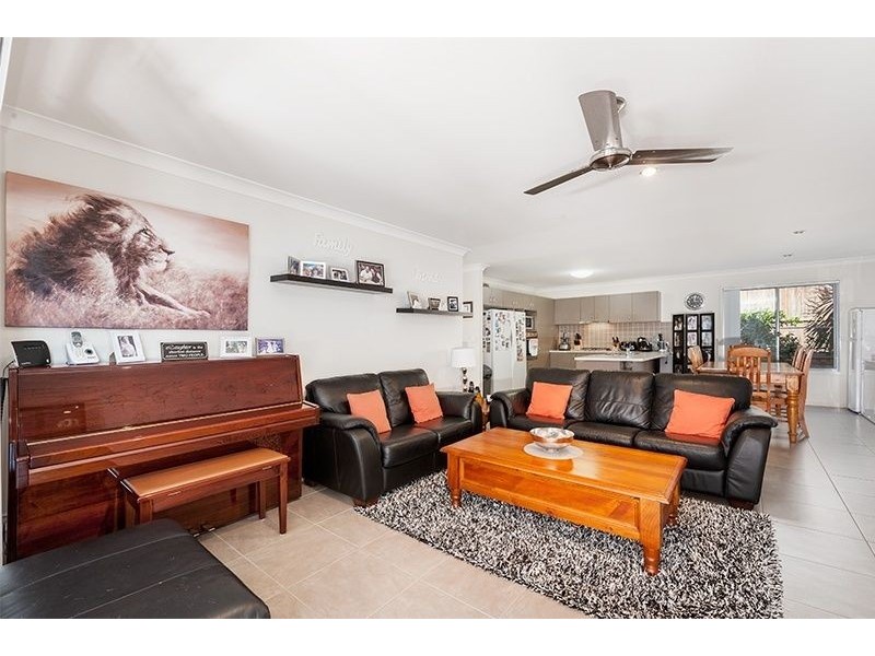 6 Alexander Close, Mackenzie QLD 4156