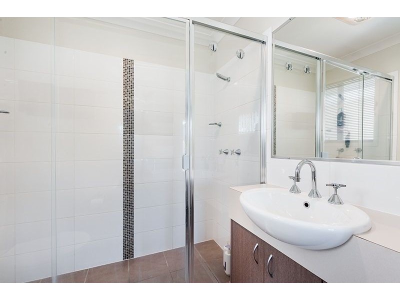 6 Alexander Close, Mackenzie QLD 4156