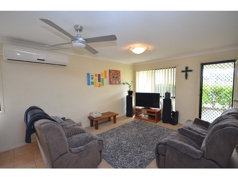 4 Clint Parade, Crestmead QLD 4132