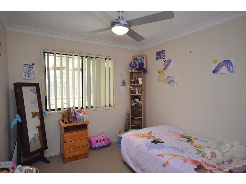 4 Clint Parade, Crestmead QLD 4132