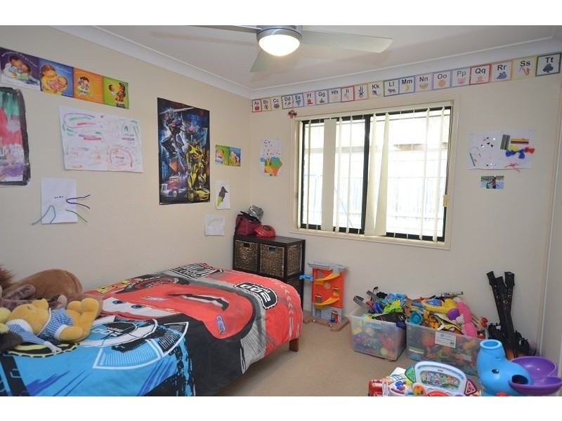 4 Clint Parade, Crestmead QLD 4132