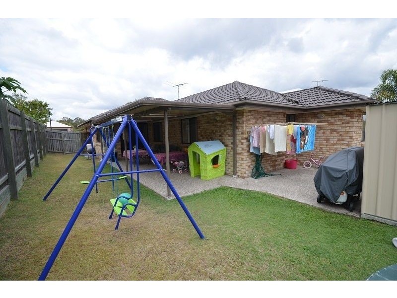 4 Clint Parade, Crestmead QLD 4132