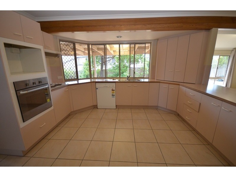 27 Greenwood St, Wishart QLD 4122