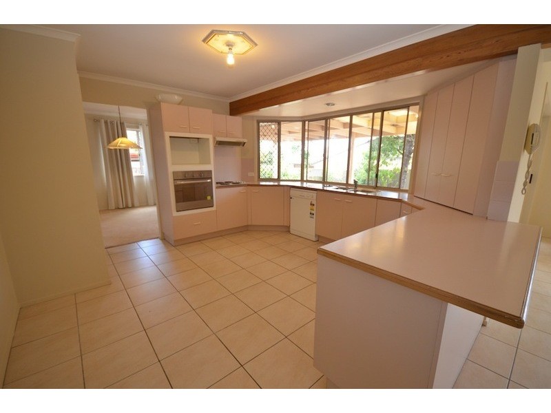 27 Greenwood St, Wishart QLD 4122