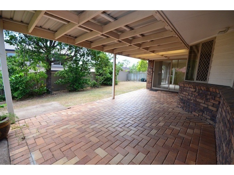 27 Greenwood St, Wishart QLD 4122